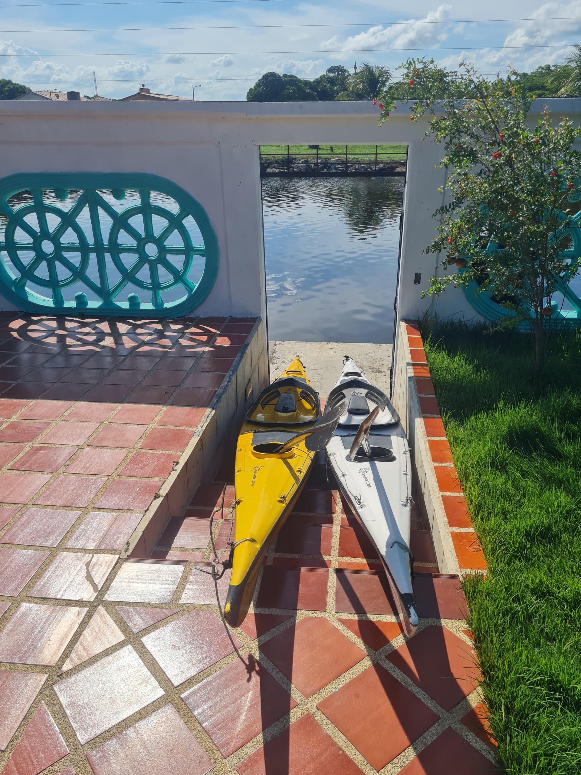 Posada Cocoesmeralda background