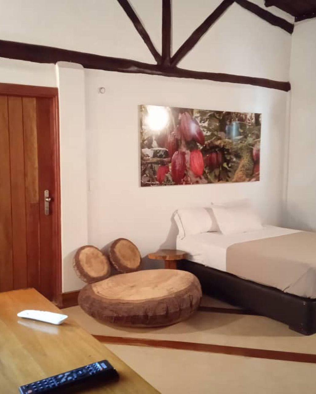 Riochic Posada background