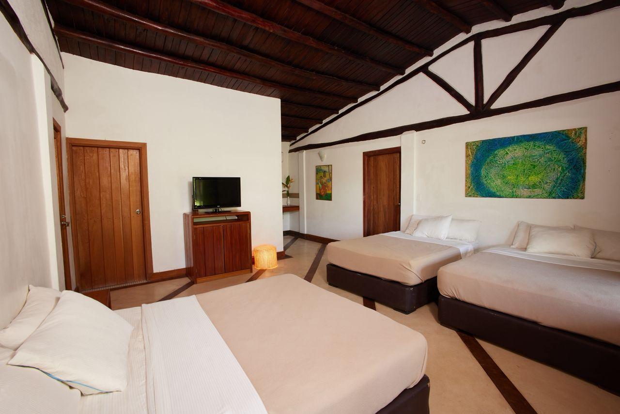 Riochic Posada background