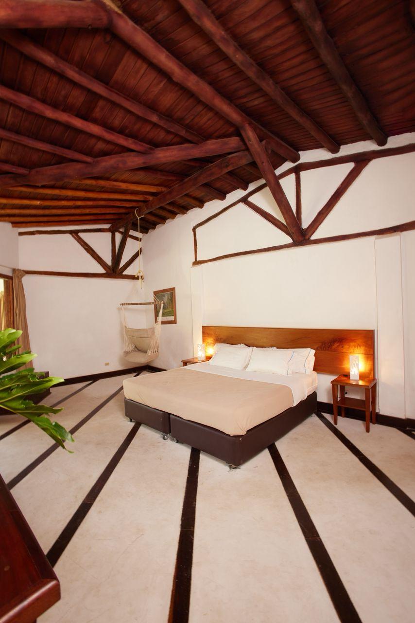 Riochic Posada background