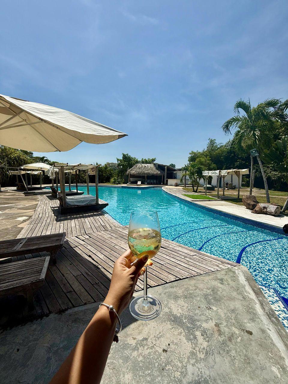 Riochic Posada background