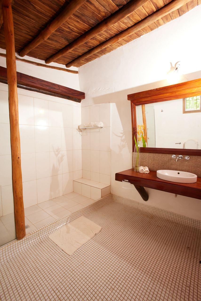 Riochic Posada background