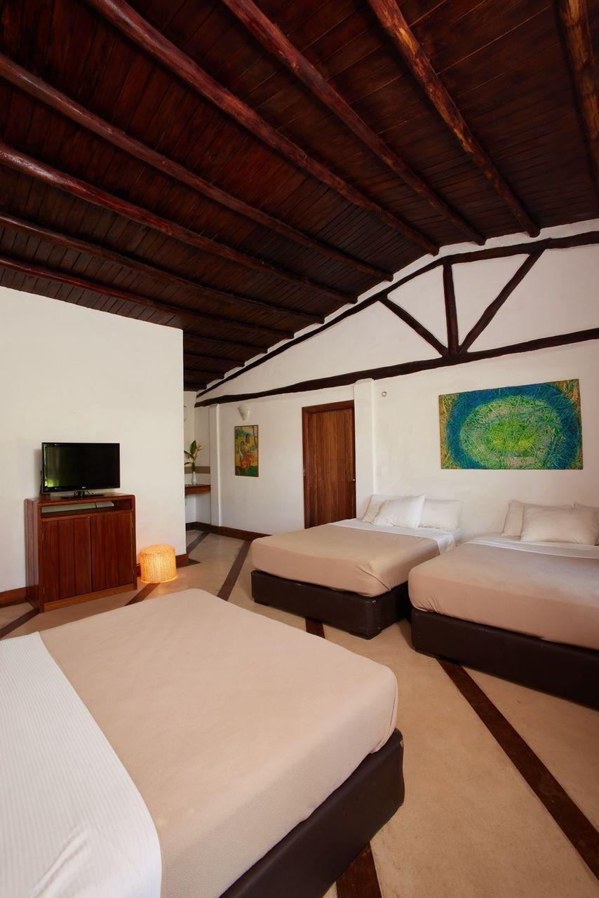 Riochic Posada background