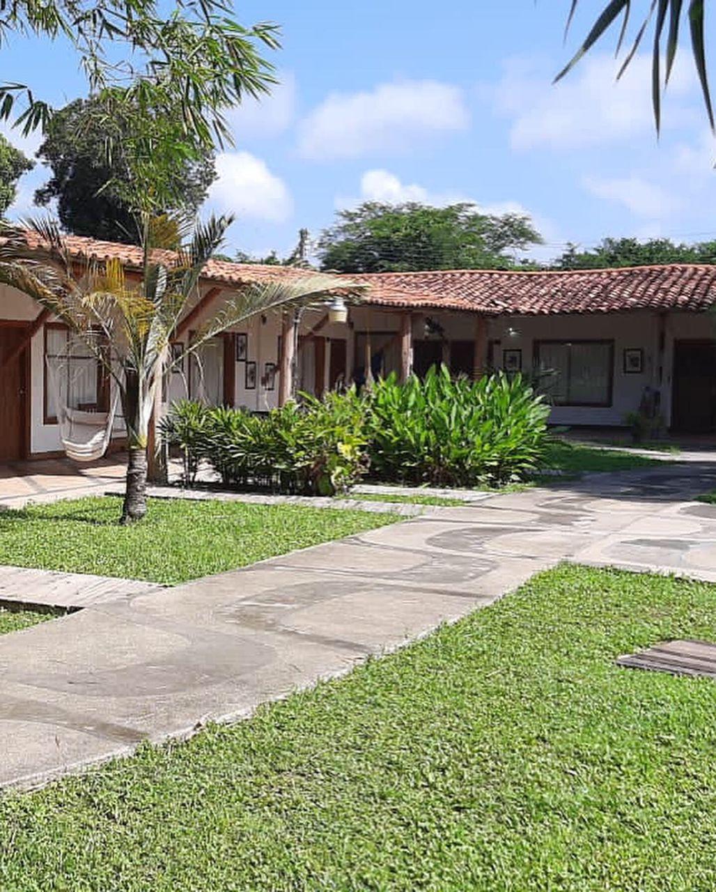 Riochic Posada background