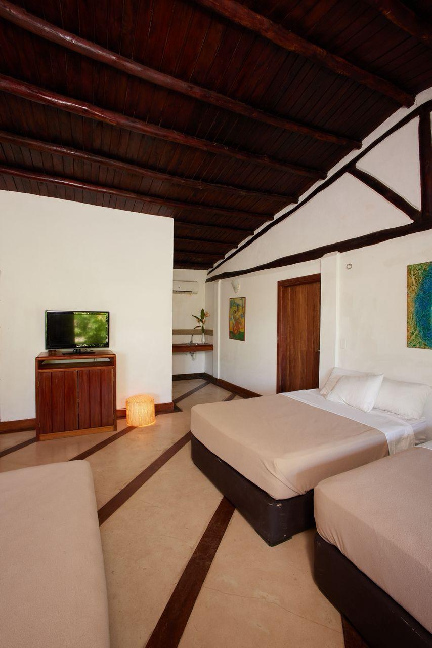 Riochic Posada background