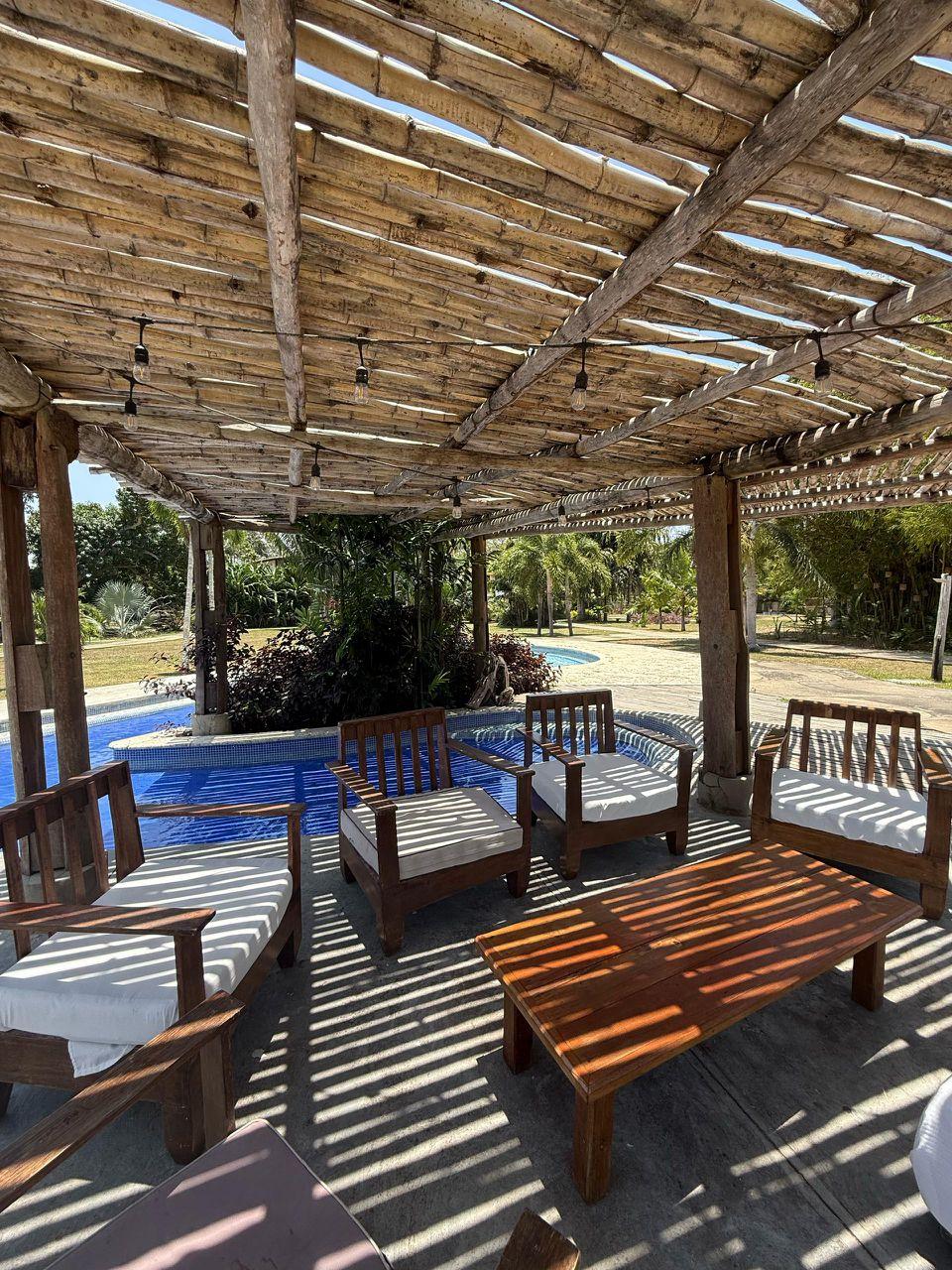 Riochic Posada background