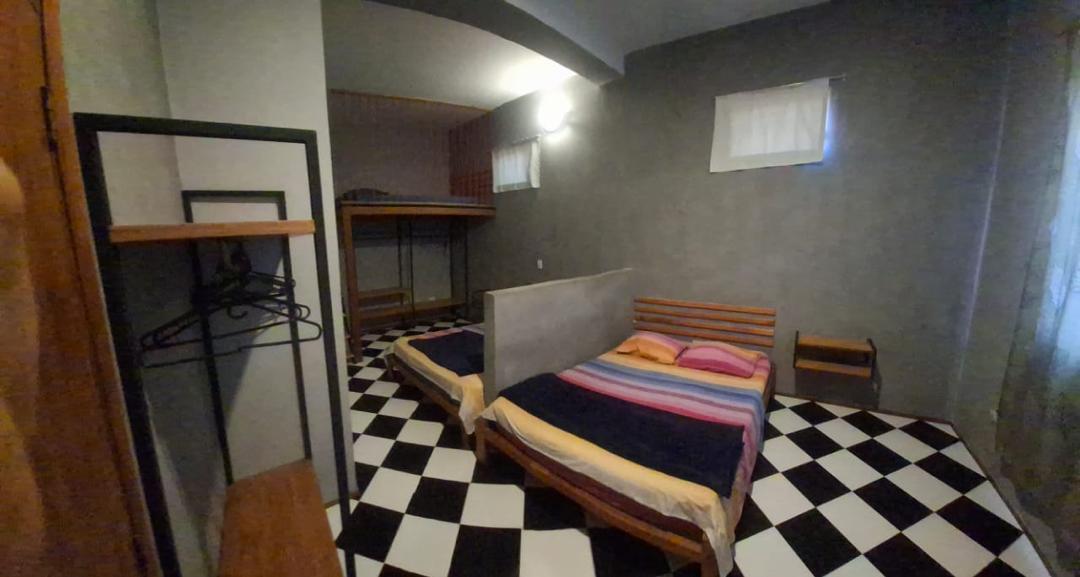 Mamamina Lodge background