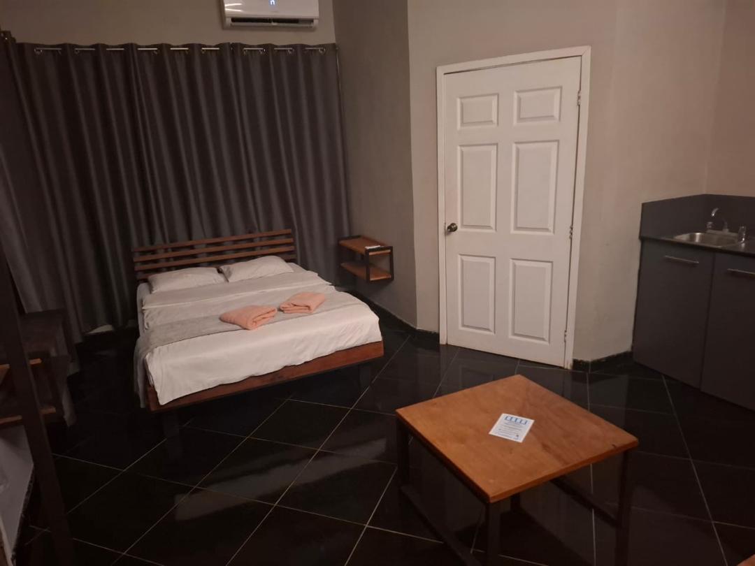 Mamamina Lodge background