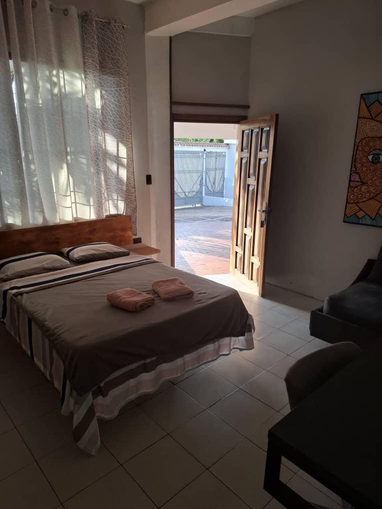 Mamamina Lodge background