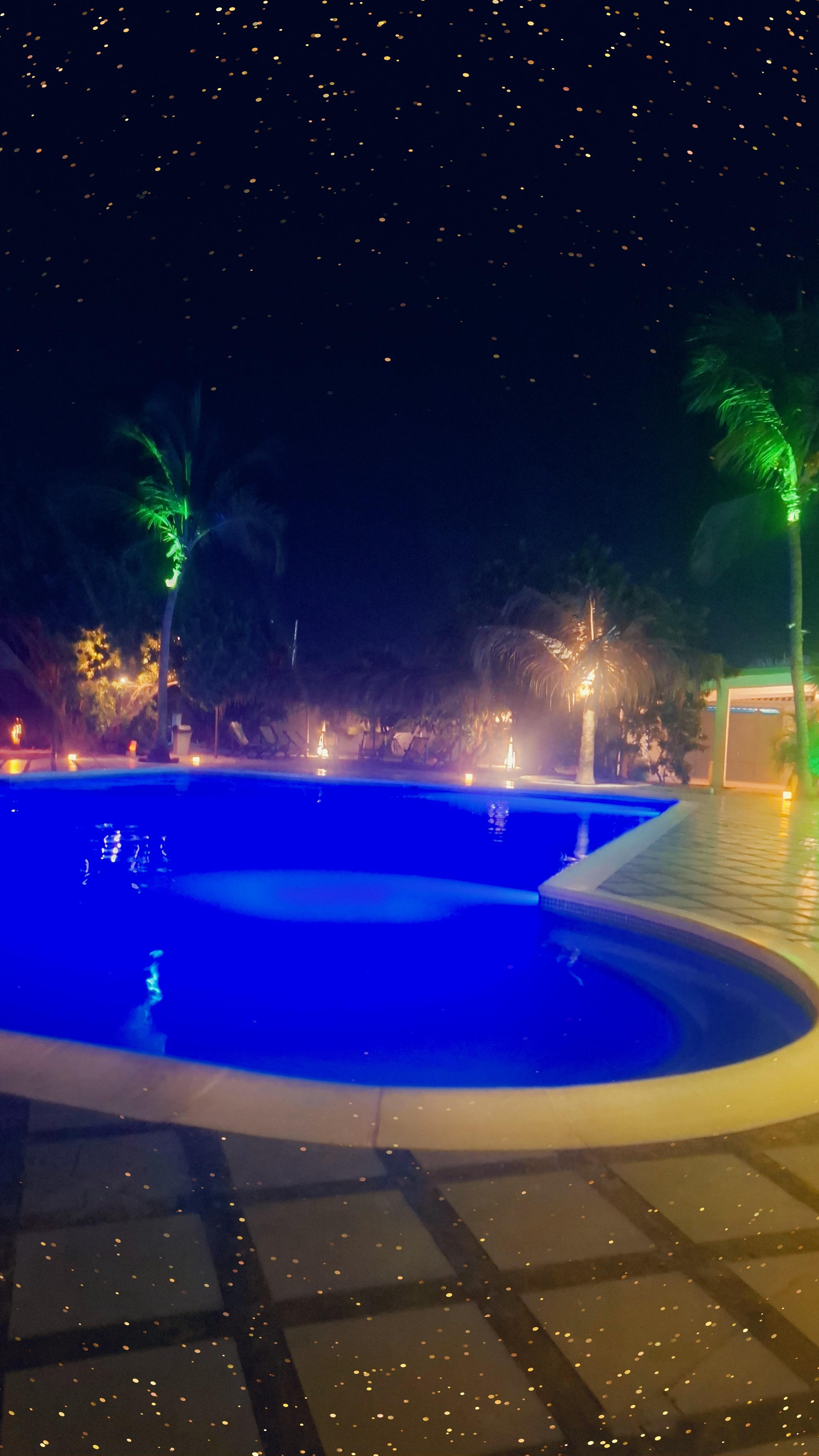 Mamamina Lodge background