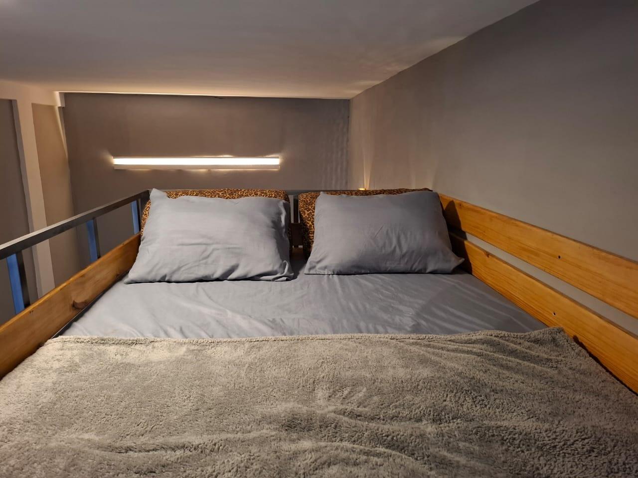 Mamamina Lodge background