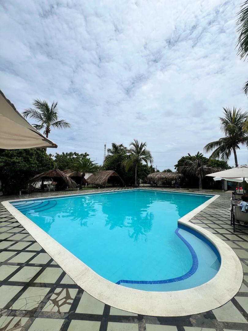 Mamamina Lodge background