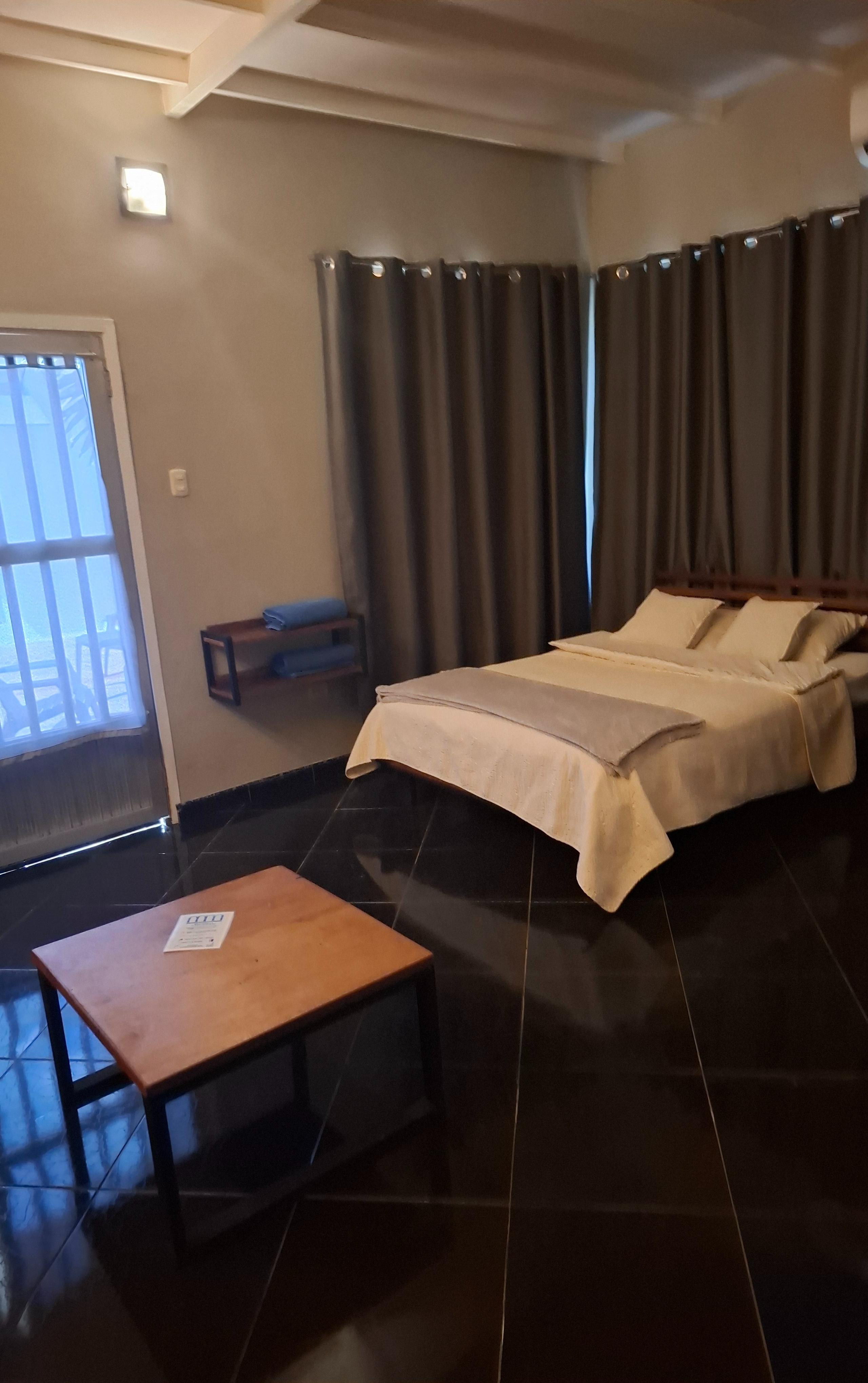 Mamamina Lodge background