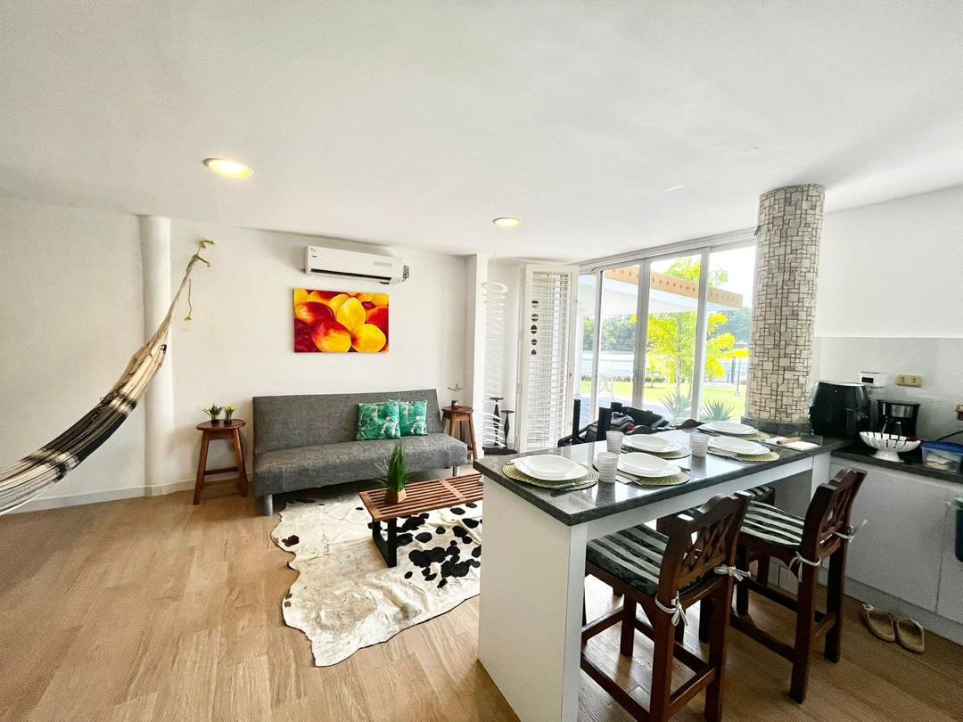 Shaboo Laguna background