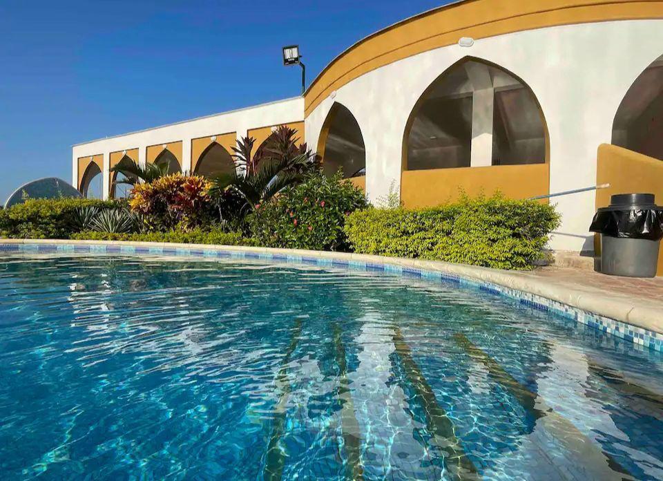 Shaboo Laguna background