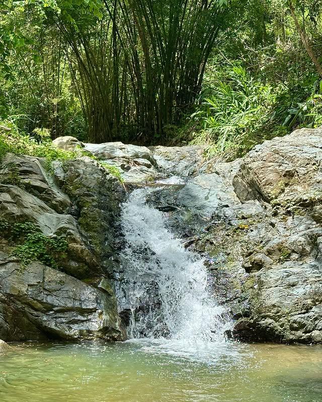 La Barquera Ecoposada background