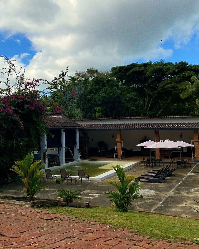 La Barquera Ecoposada background