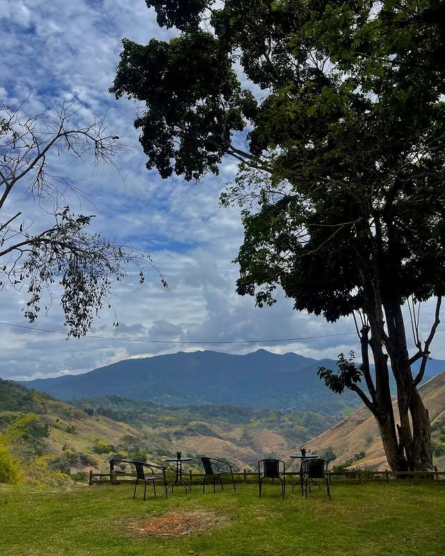La Barquera Ecoposada background