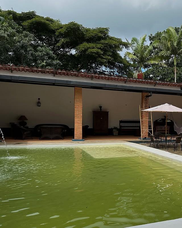 La Barquera Ecoposada background