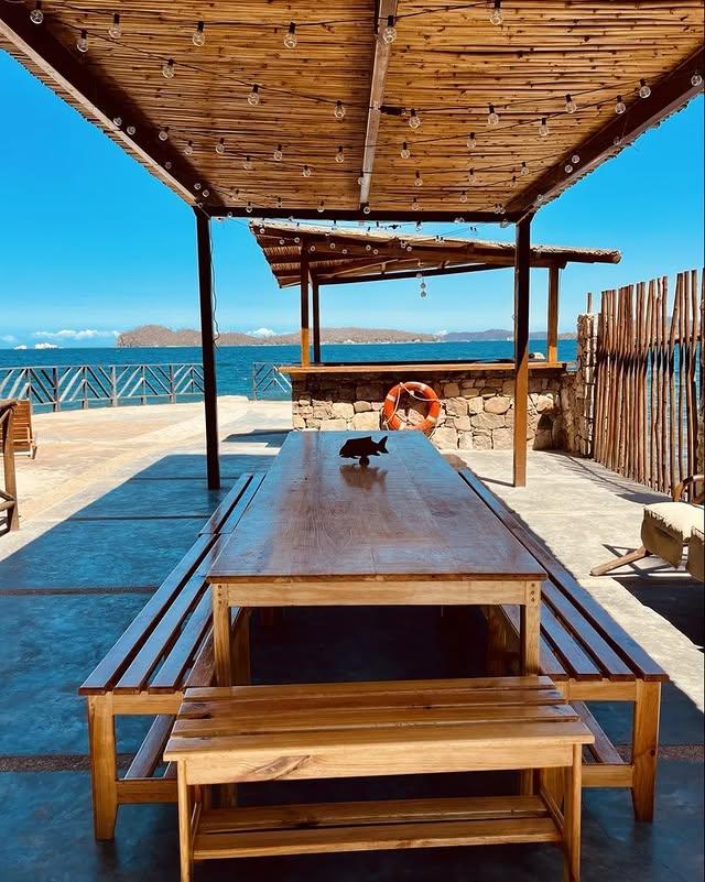 Arapo Lodge background