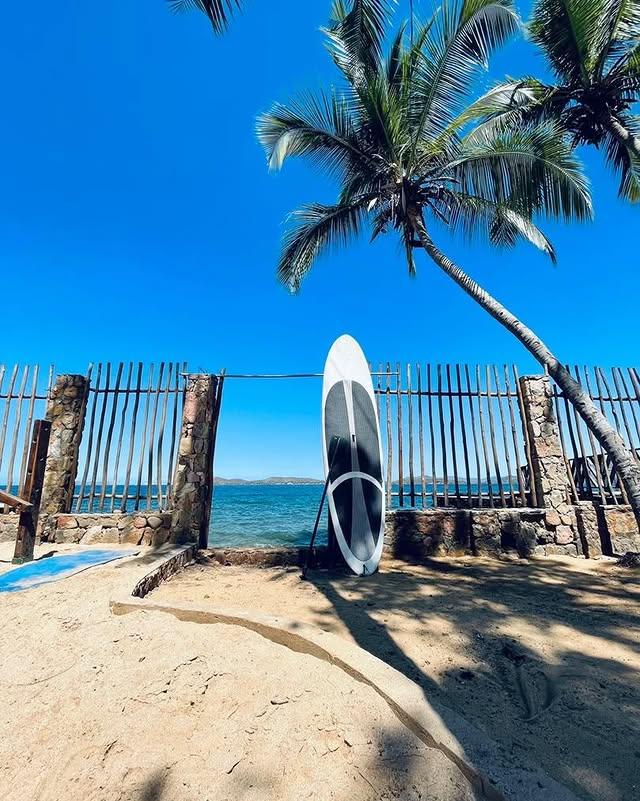 Arapo Lodge background