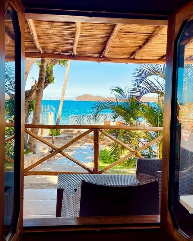 Arapo Lodge background