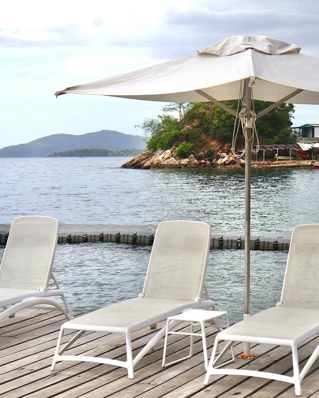 Mochima Lodge background