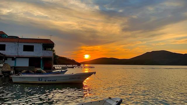 Posada Angelus background