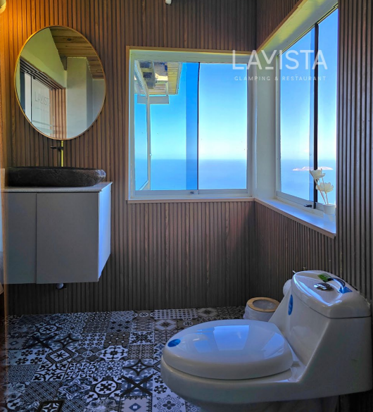 La Vista Glamping background