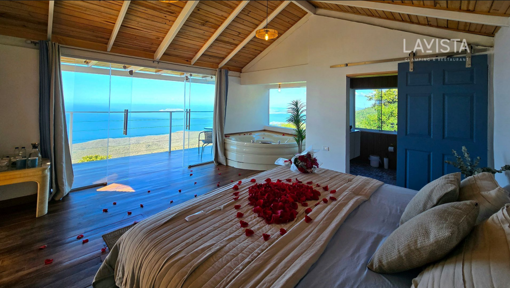 La Vista Glamping background