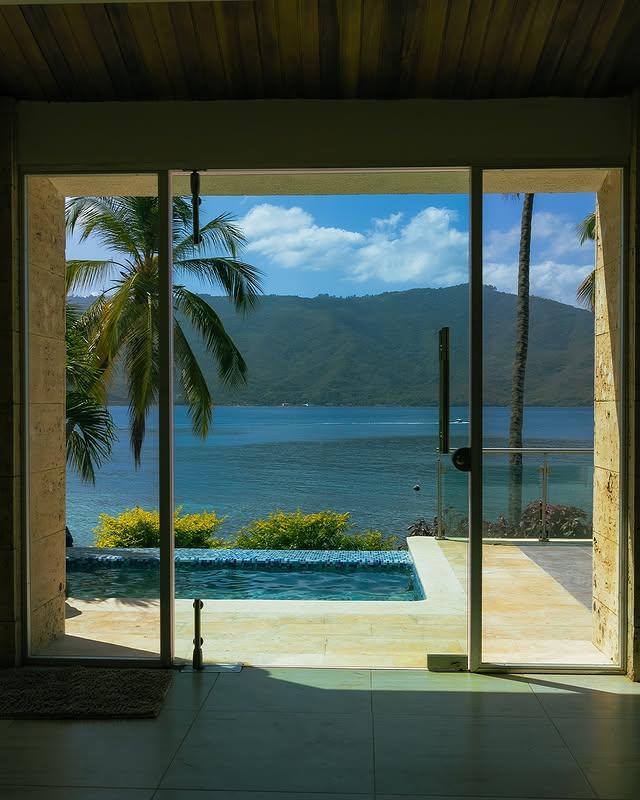 Arapo Villa de Playa background