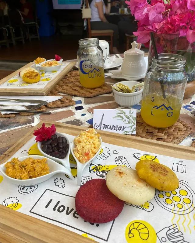 Casa Luna background