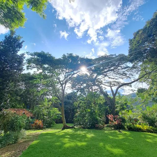 Posada Mocundo background