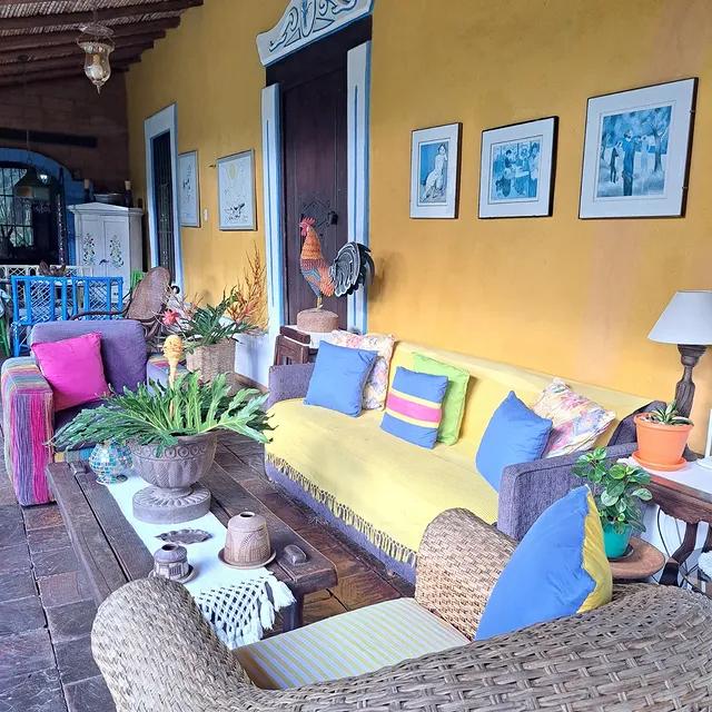 Posada Mocundo background