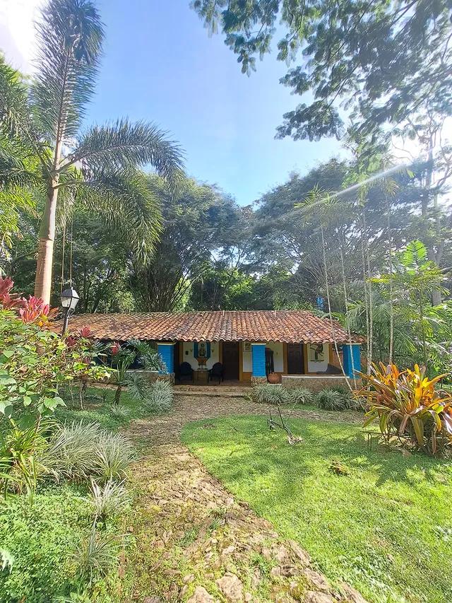 Posada Mocundo background