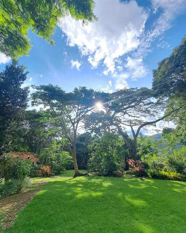 Posada Mocundo background