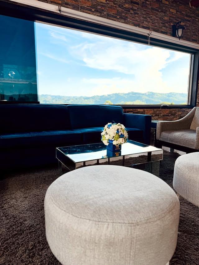 Villa Torera background