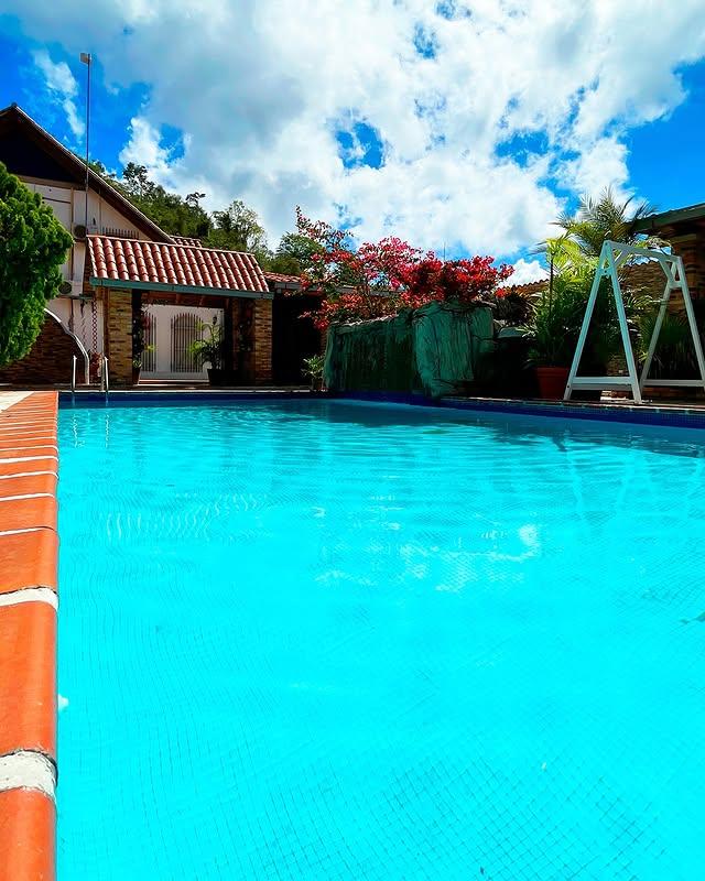 Villa Torera background