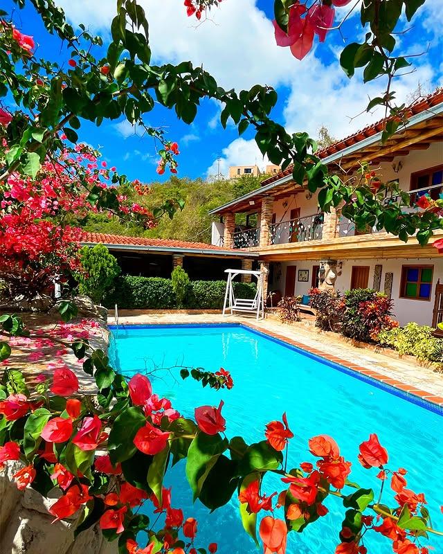 Villa Torera background