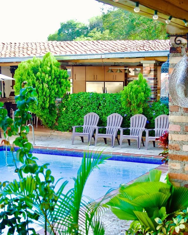 Villa Torera background