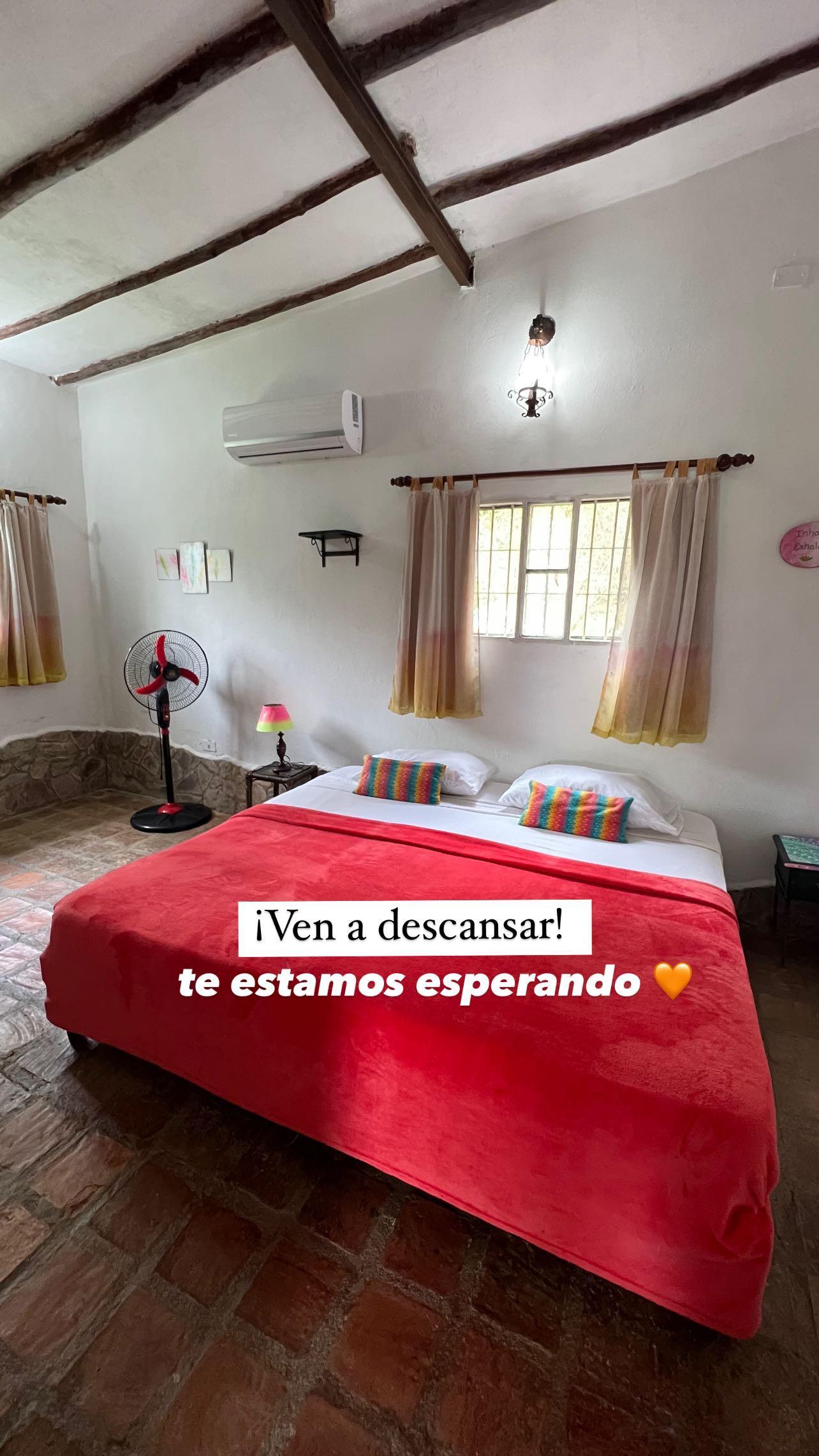 Amarama Posada background