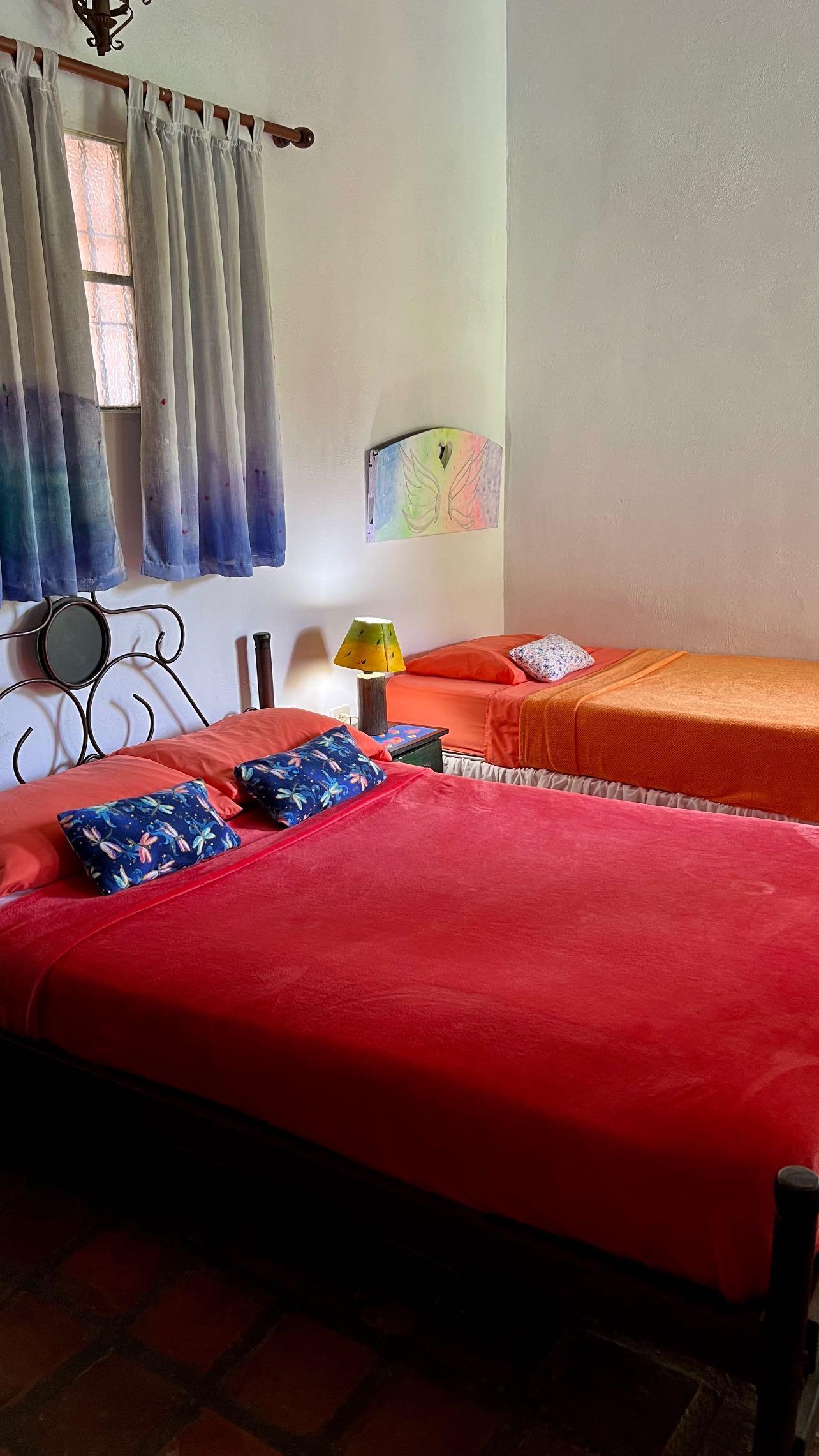 Amarama Posada background