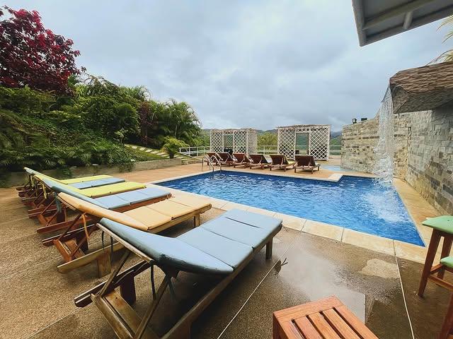 Boutique Hotel Mesod Jungle background