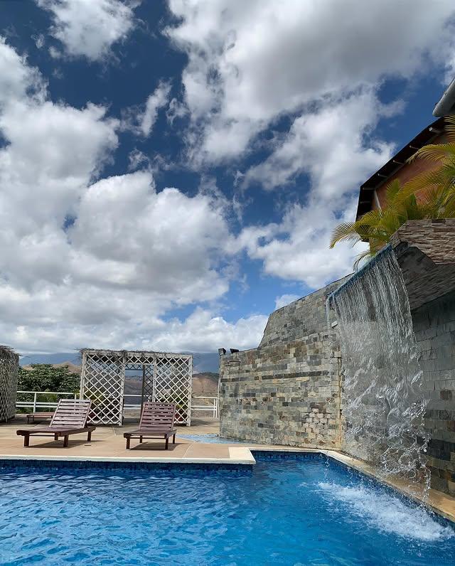 Boutique Hotel Mesod Jungle background