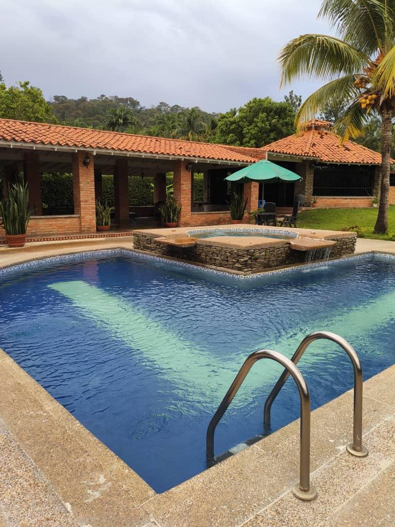 Finca Vista Hermosa background