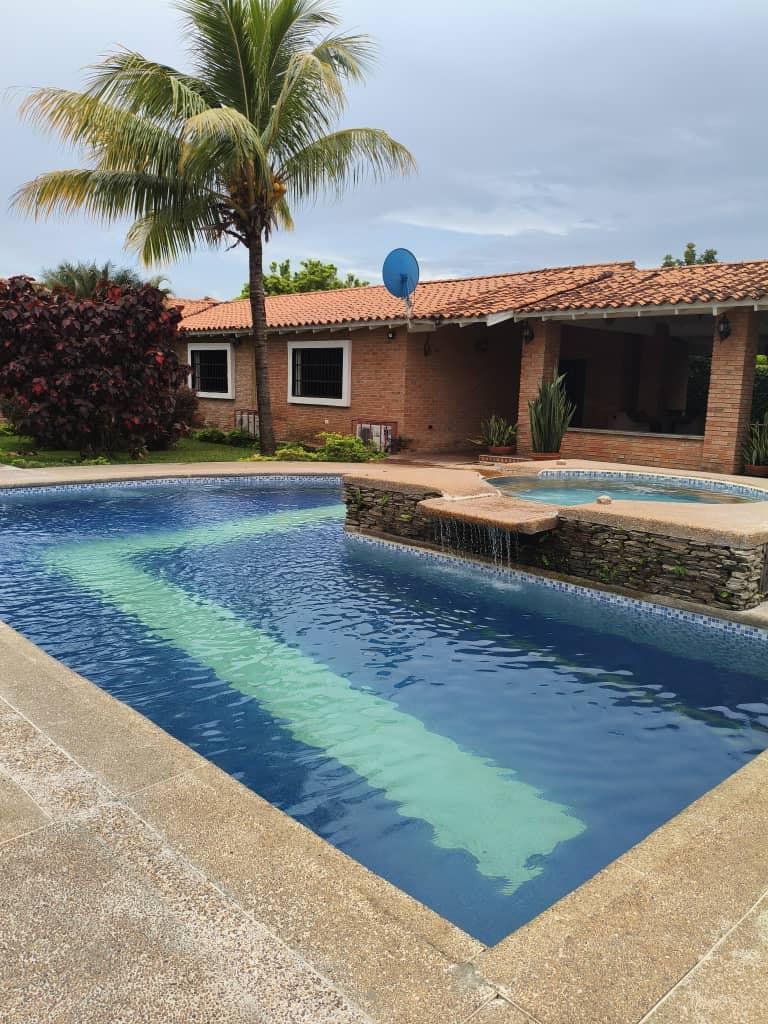 Finca Vista Hermosa background