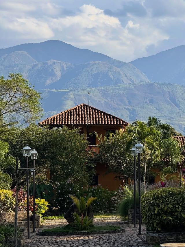 Los Humacos Posada background