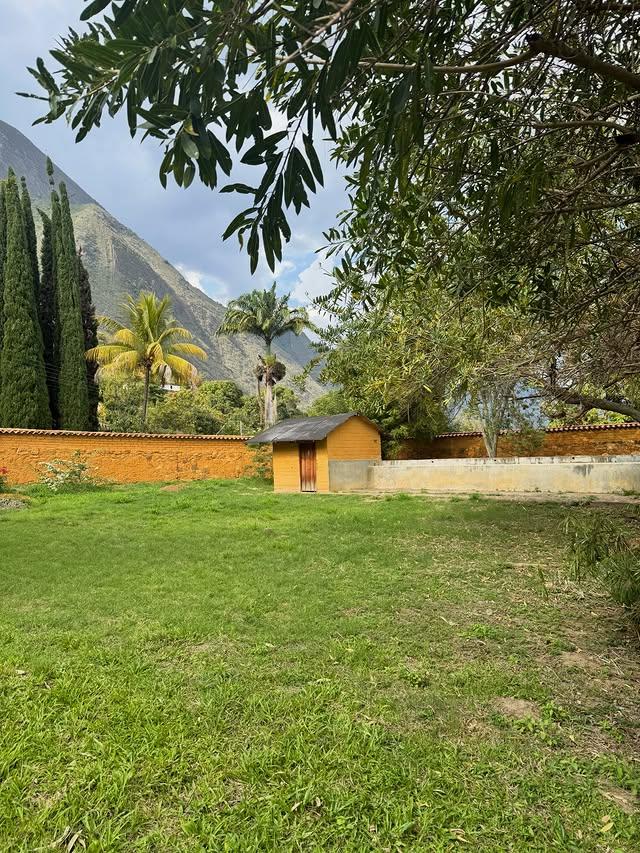 Los Humacos Posada background