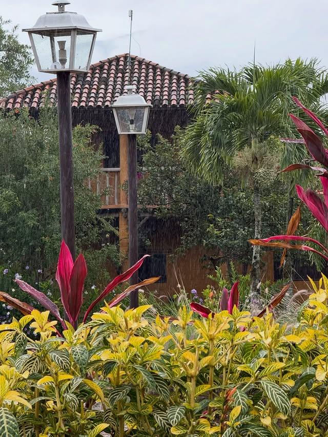 Los Humacos Posada background