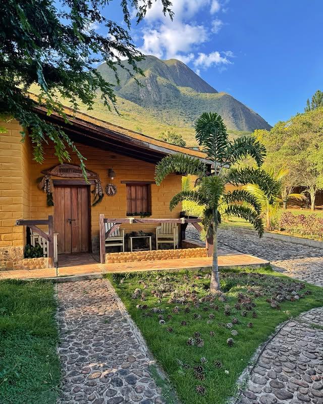 Los Humacos Posada background